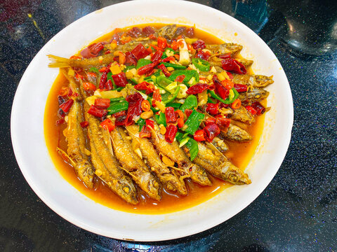 建德小吃一条街特色美食棍子鱼