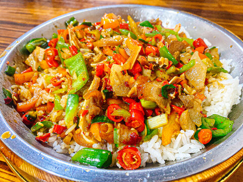 猪耳朵木桶饭