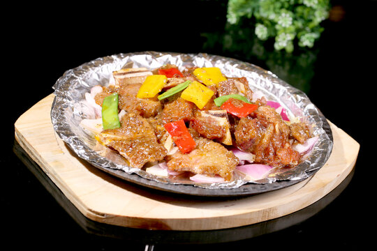 铁板牛仔骨