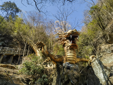 大明峰玉殿龙潭