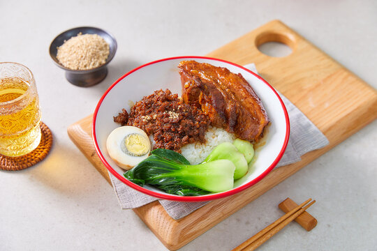 大肉盖浇饭