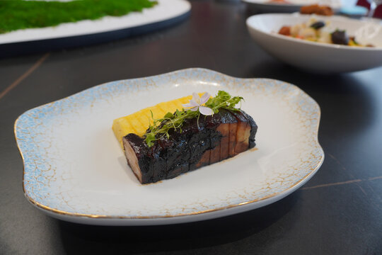 脆皮五花肉