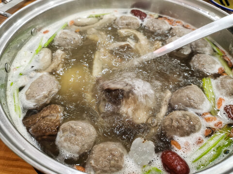 牛肉丸火锅