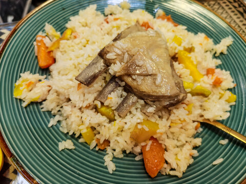 新疆羊排抓饭