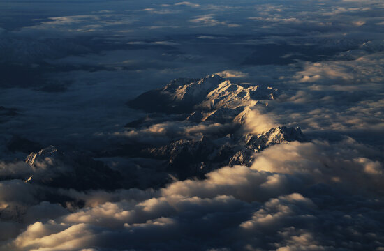 雪山日出