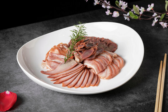 酱肉拼盘
