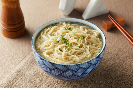 清汤素面