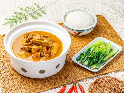 咖喱牛肉套餐