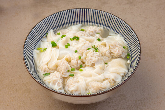 汤云吞