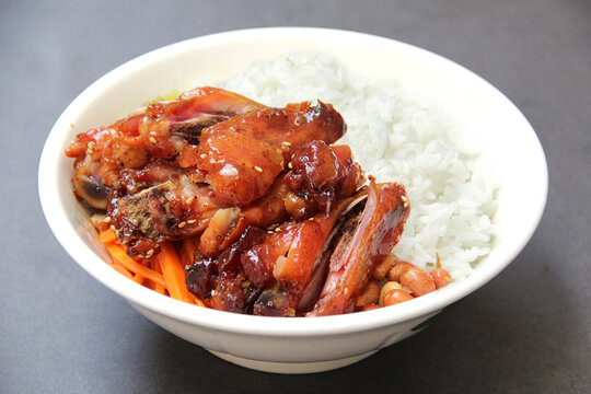蜜汁鸡腿饭