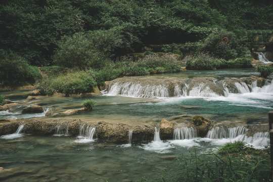 天然瀑布群流水景观