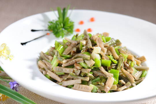青椒炒卜豆角