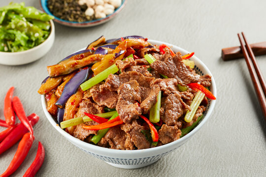 芹菜炒牛肉饭