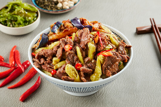 泡椒炒牛肉饭