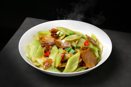 腊肉炒莴笋片