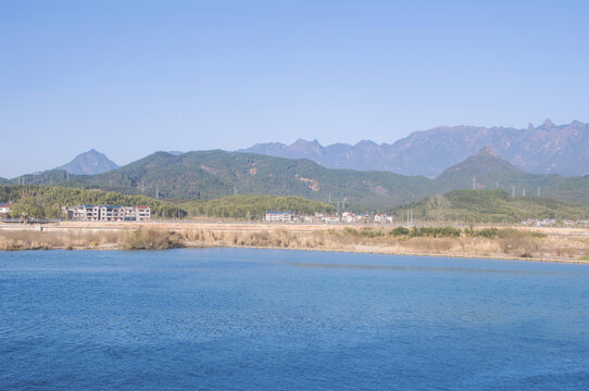 光泽山水