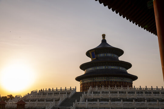 夕阳下的北京天坛祈年殿