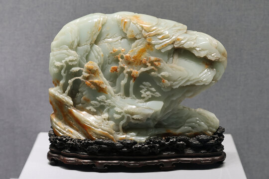 白玉浮雕山子