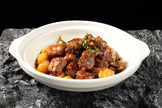 土豆烧排骨