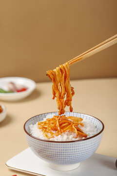 红油金针菇下饭菜