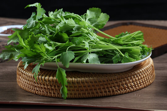 细芹菜
