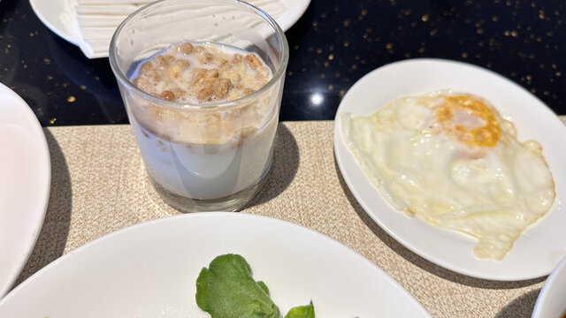 酒店自助餐