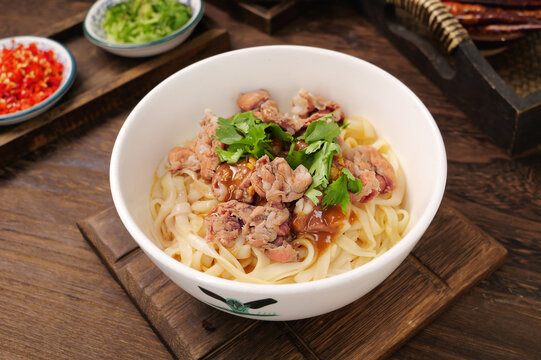 鲜牛肉粿条