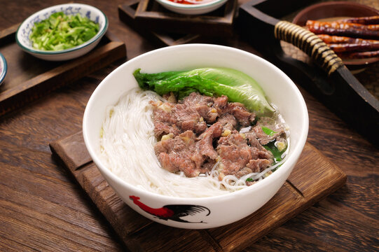 鲜牛肉粿条