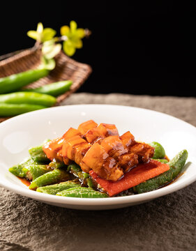 虎皮尖椒红烧肉