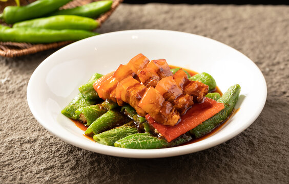 虎皮尖椒红烧肉
