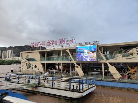 兰州中山桥黄河水车园