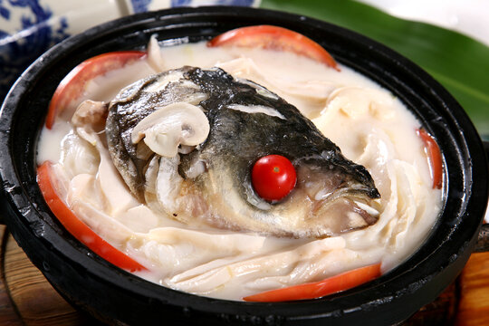 砂锅鱼头
