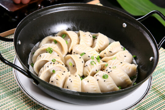 锅贴饺