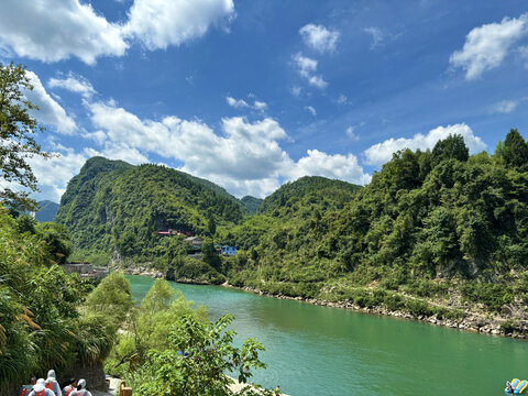 河流