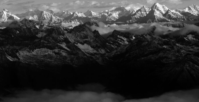 黑白雪山