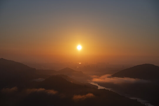 中山五桂山狮头山长江水库日出