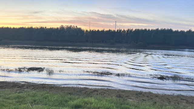 湖水