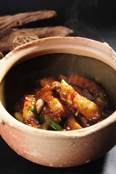 酱香坛子肉