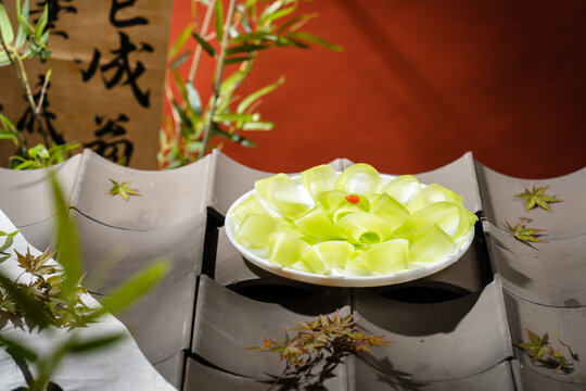 复古中式书法风格莴笋片火锅配菜
