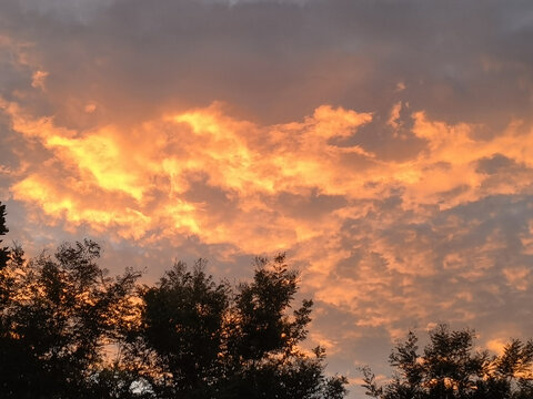 火红的天空