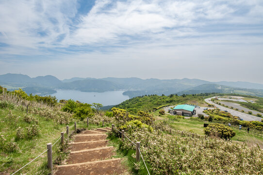 日本箱根芦之湖边山顶自然风光