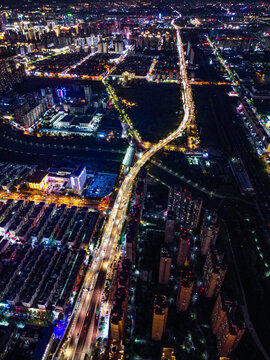 车水马龙的夜景
