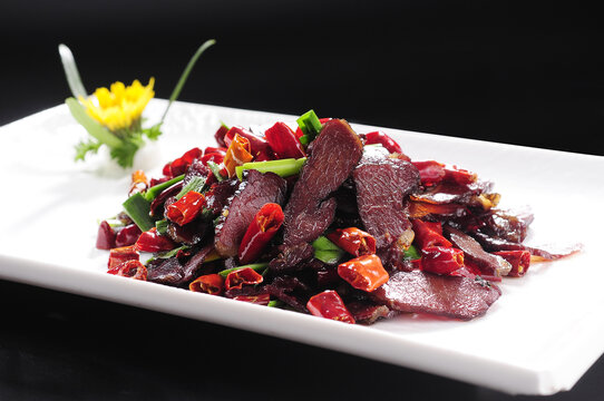 干椒大蒜腊牛肉