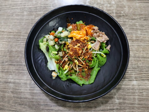 油泼菠菜面