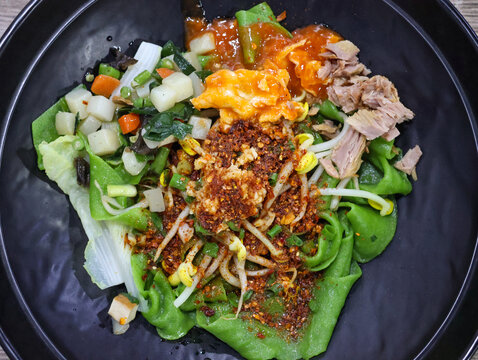 油泼菠菜面