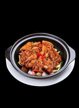 砂锅焗鸡块