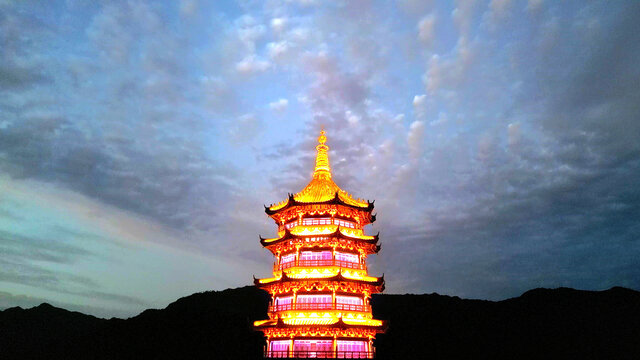 夜幕下的文严塔夜景