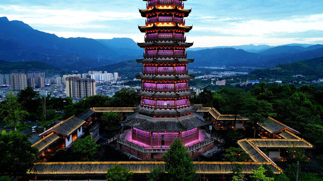 文严塔夜景