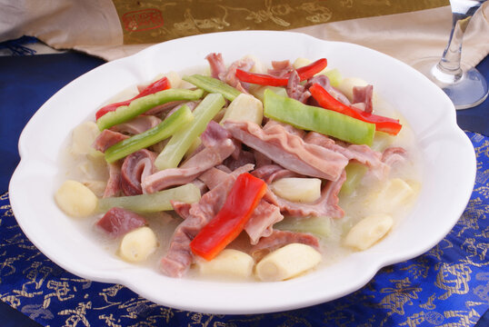 大蒜烧肚条