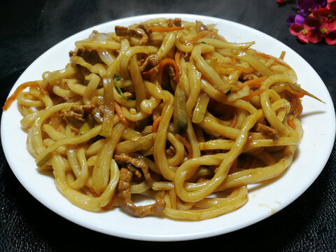 肉丝炒面